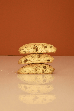 Biscotti aux citrons confits et pistaches empilés