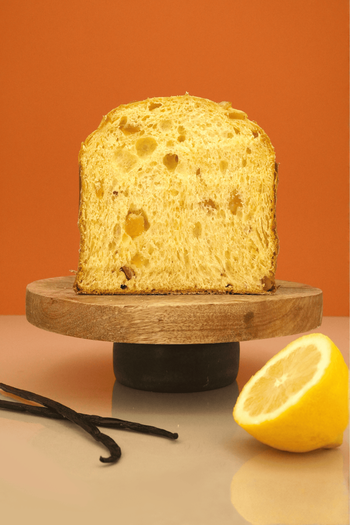 Panettone Le Citron c'est bon tranché avec citron et gousses de vanille