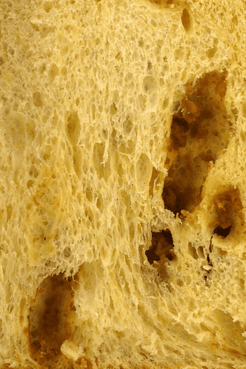 Gros plan sur la mie du panettone Le Pistache