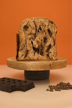 Panettone L'Espresso tranché avec chocolat et grains de café